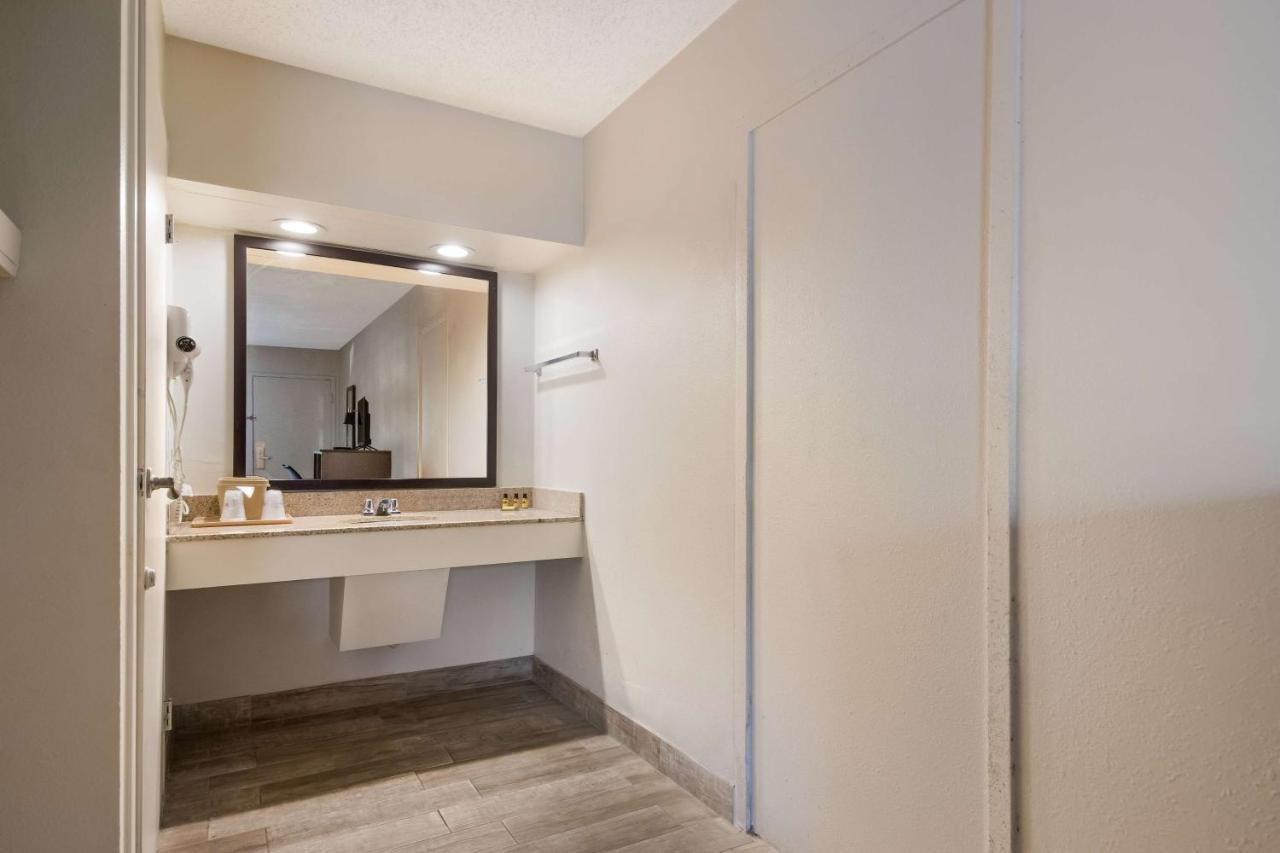 SureStay Hotel by Best Western St Pete Clearwater Airport Exterior foto